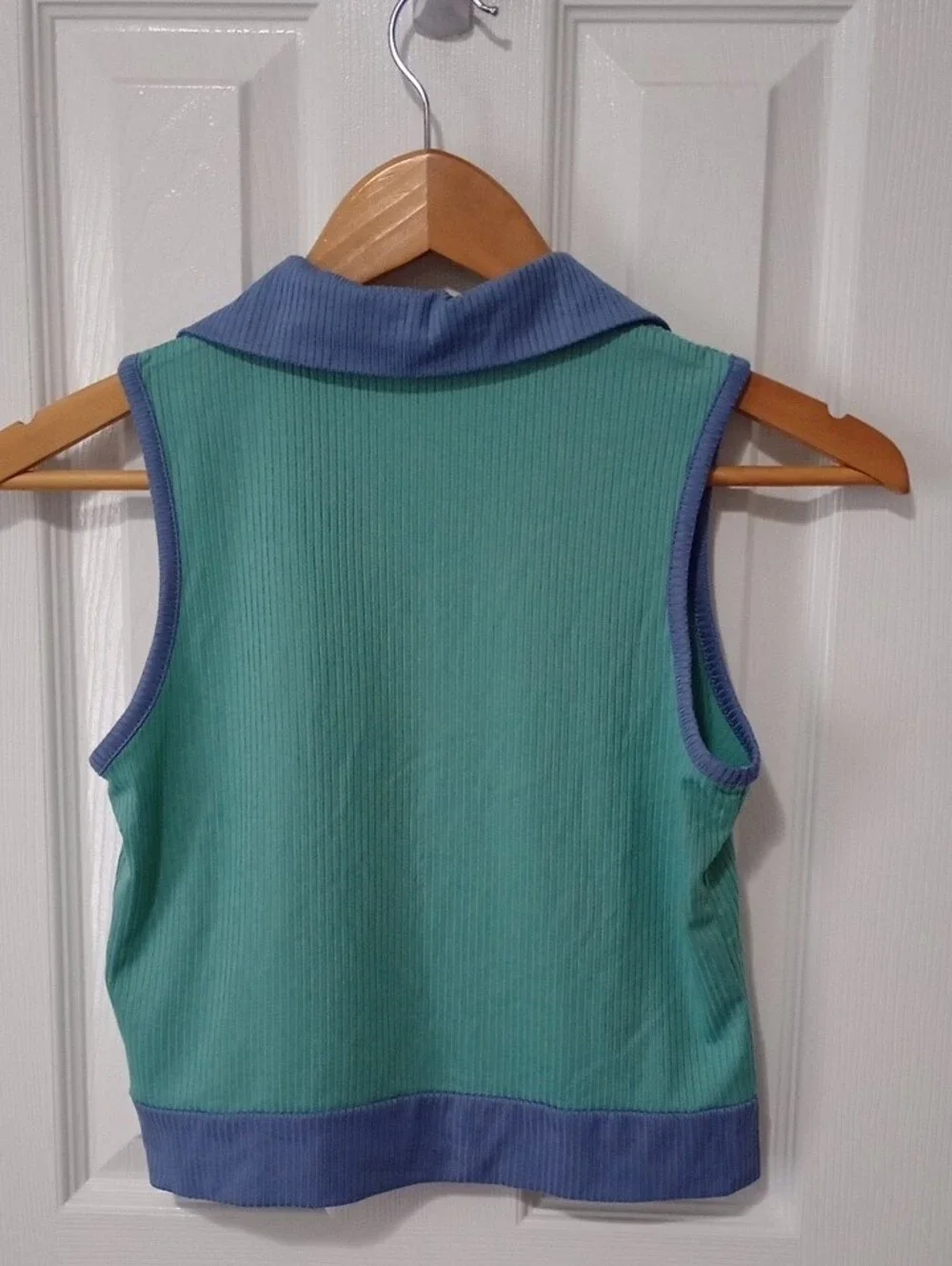 Knitworks sleeveless knit